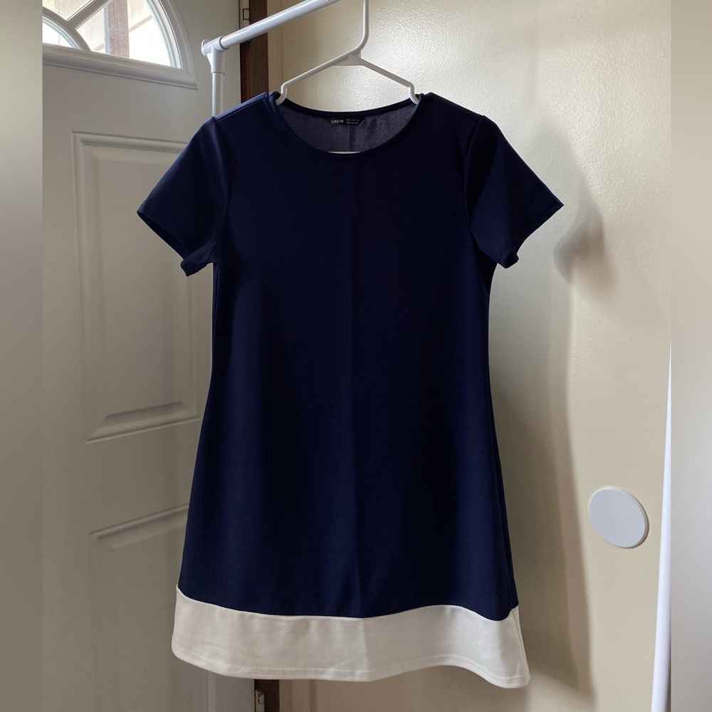 Dress - Picture 4 of 4